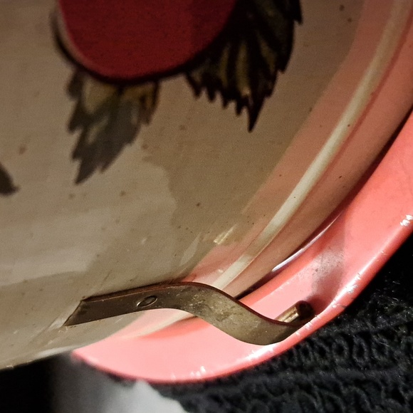 A true vintage cake taker. - Picture 4 of 8